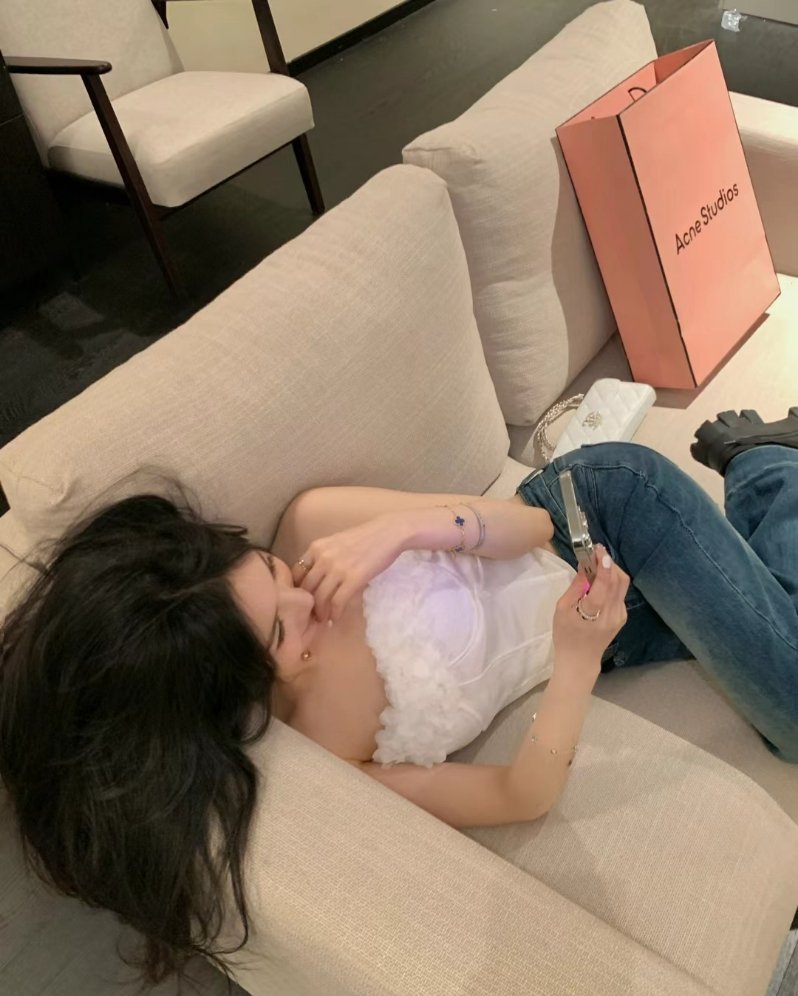 忙忙碌碌 没有人不累 宣泄的方式不同 比如说 懒得说 . ​​​