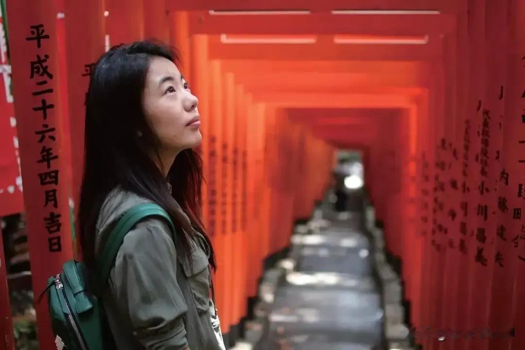 中国人民大学硕士研究生、著名作家阎连科的得意高足蒋方舟，因学术不端被人民大学撤销