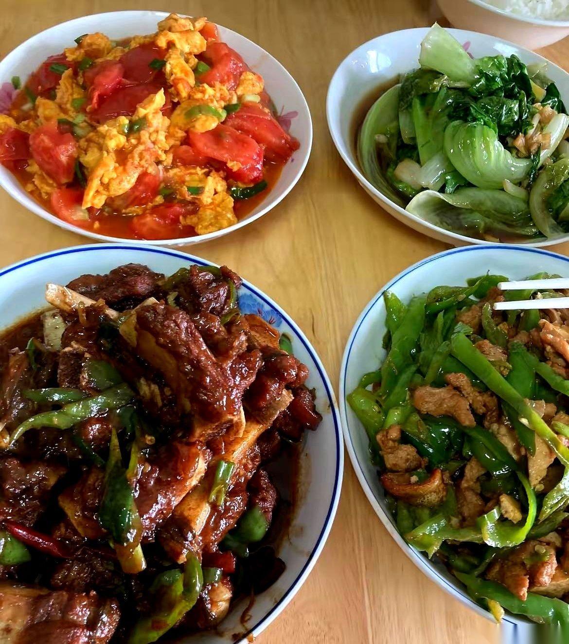 结婚15年，跟婆婆也同住了15年。
很多人听到这儿，估计都得倒吸一口凉气吧？
准