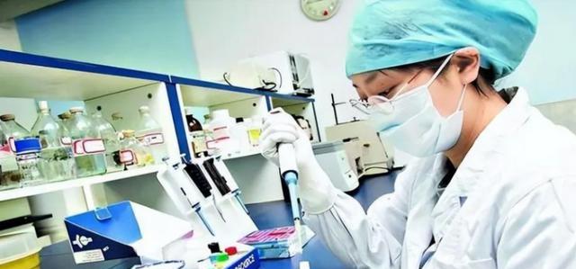 那天是2006年秋天，卢桦穿件洗得发白的蓝布衫，走进桂平中沙镇派出所。她说有人跟