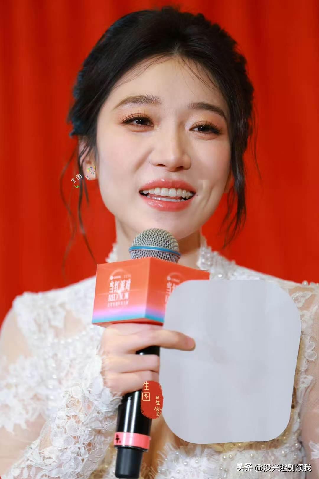 王格格当红派对生图，短剧女王自带气场