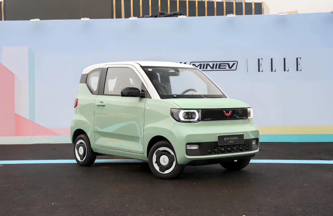 EV的再度进化。

智能制造与产能突破‌在2025年1月，五菱累计产销量突破30