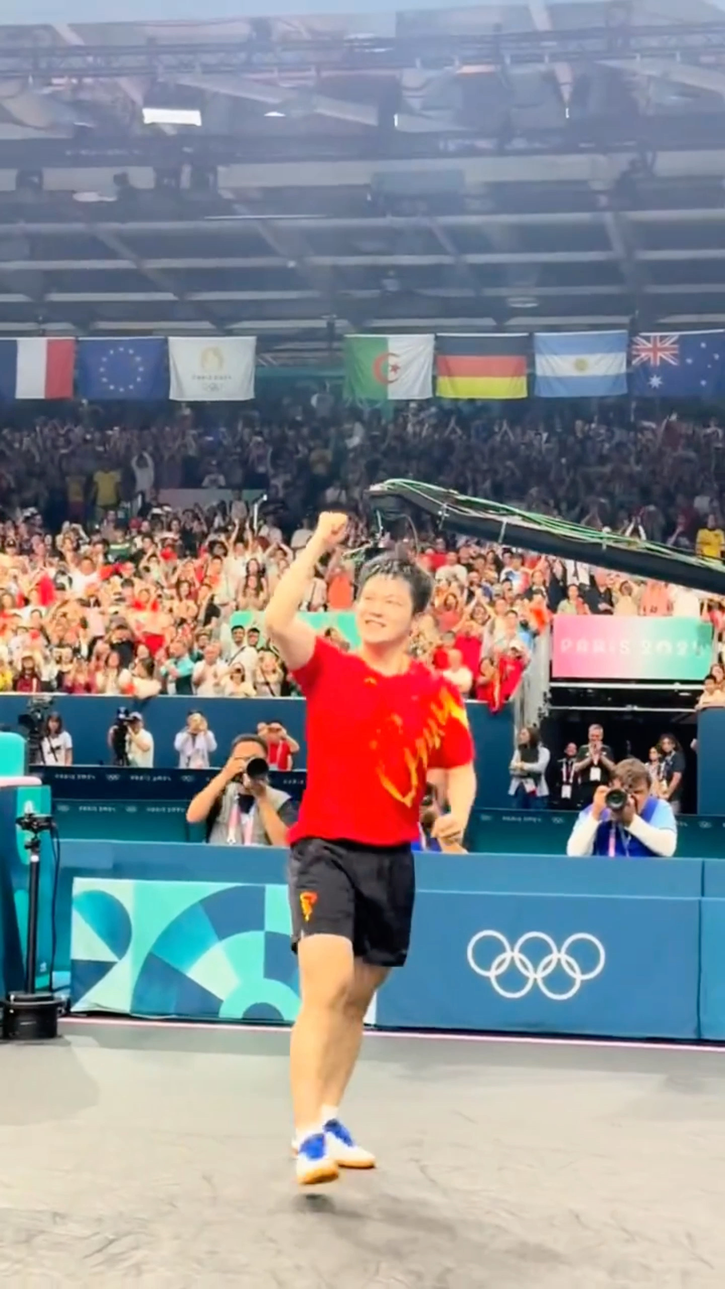 意气风发 张力拉满！樊振东 你说什么是幸福？看见樊振东在赛场上意气风发就是幸福 