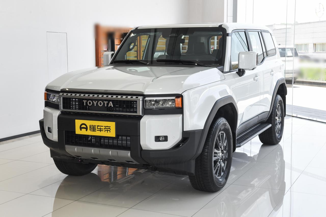 丰田也撑不住了？普拉多销量一降再降，为何降价还不被认可？
谁能想到，曾经加价十万