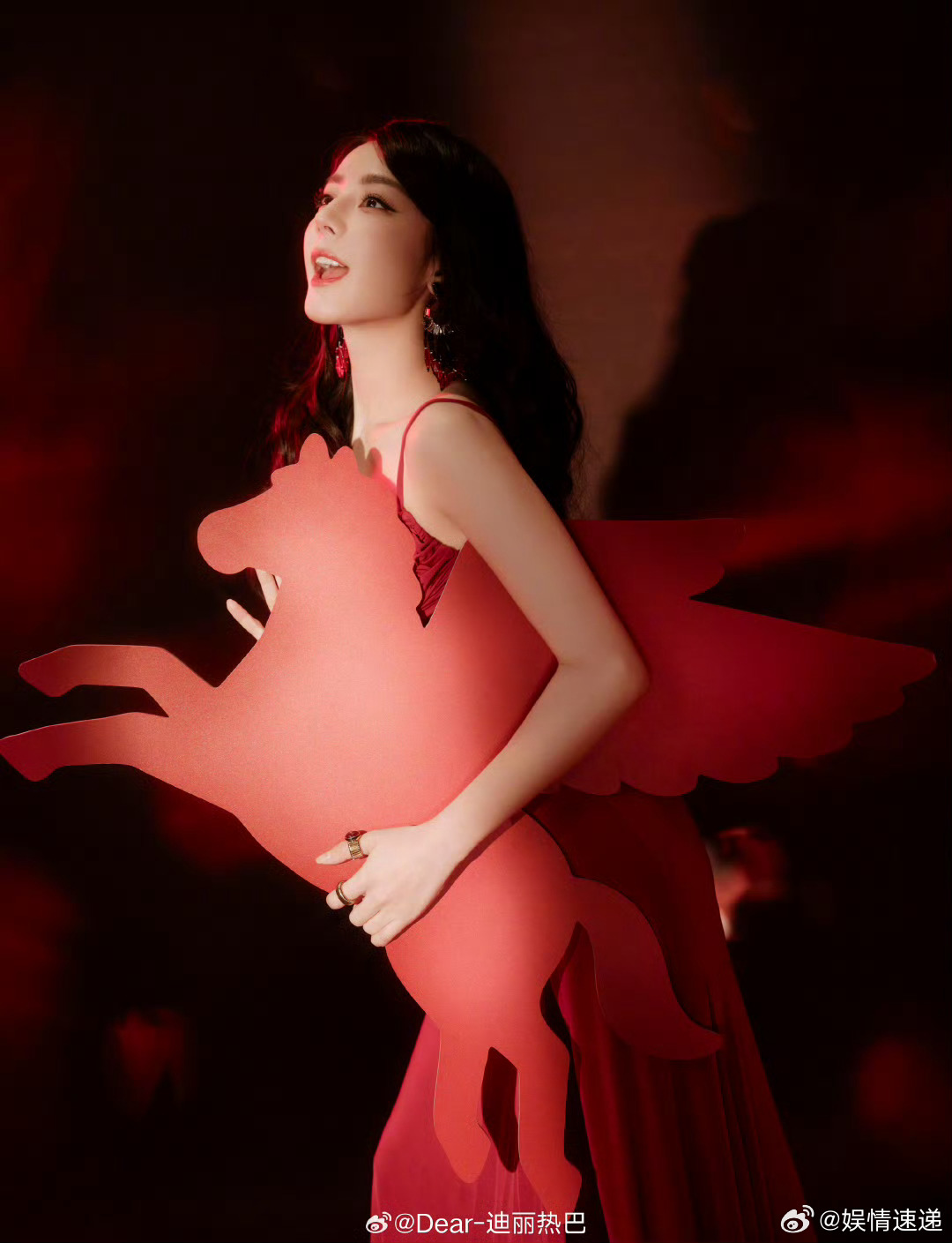 迪丽热巴很抱歉让大家担心了迪丽热巴感谢大家关心姐姐 