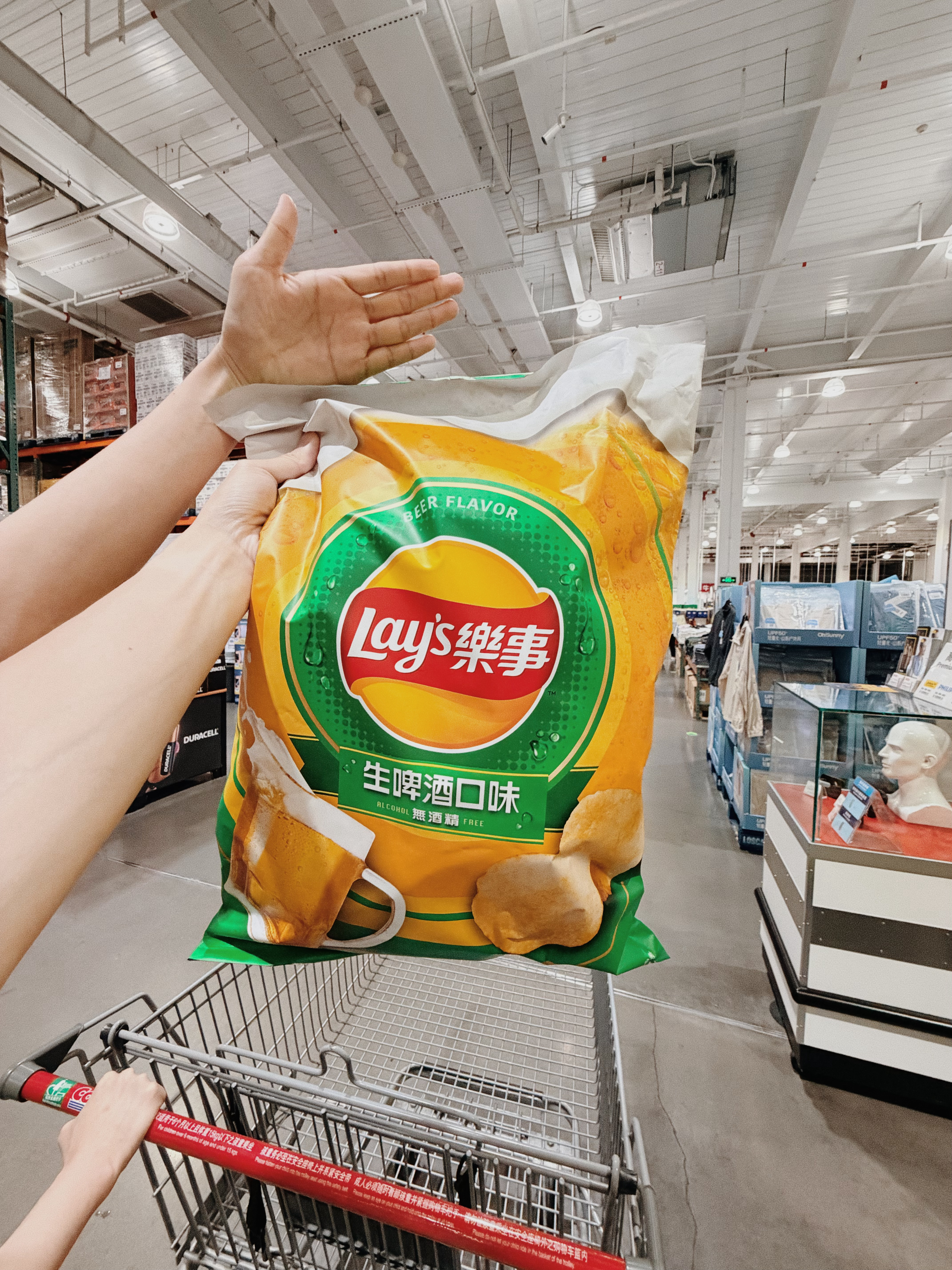 谁家好人上午8点就到商场了啊比门店到岗时间都早，哈哈哈😂 