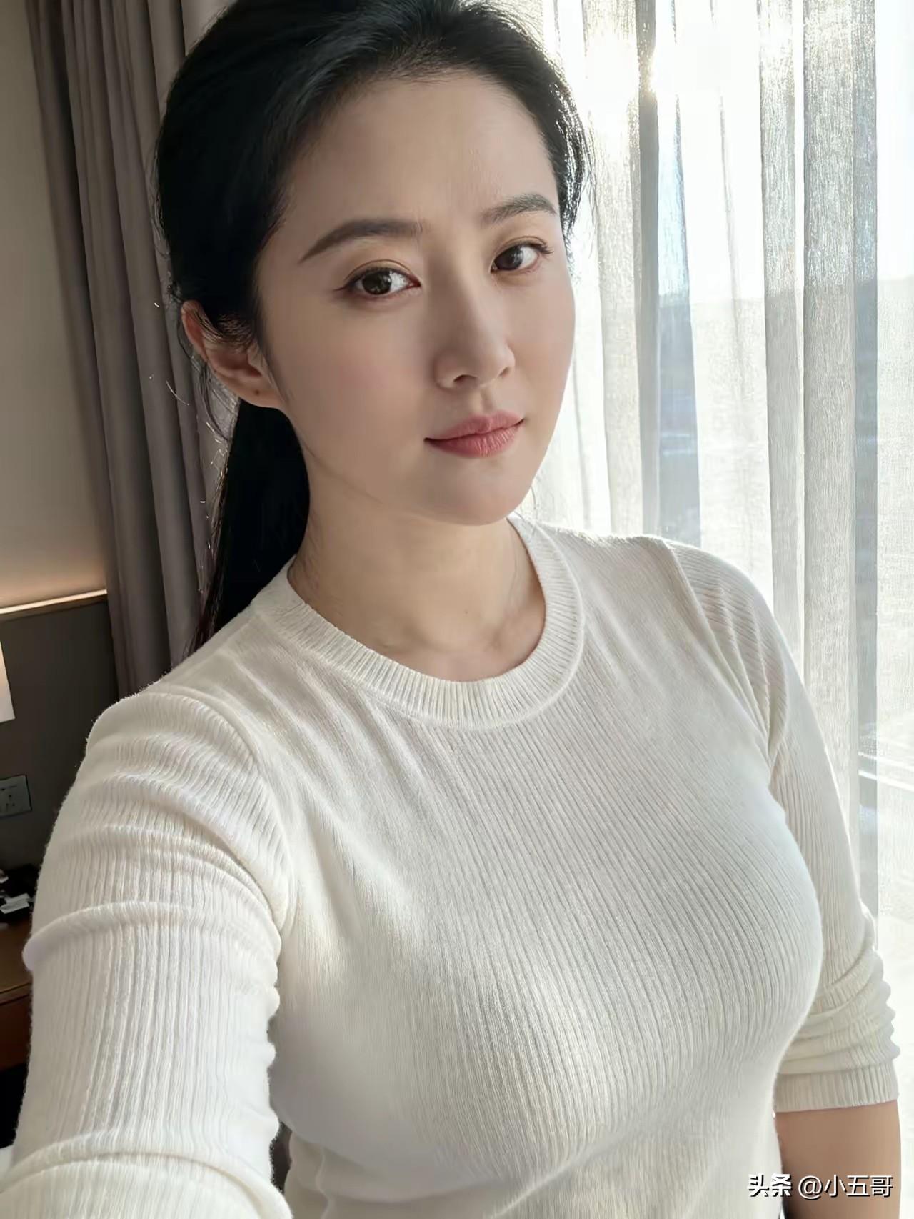 女人此生最大的幸福是，
有一个爱你疼你，
愿意和你一生同甘共苦，
相依为命，
至