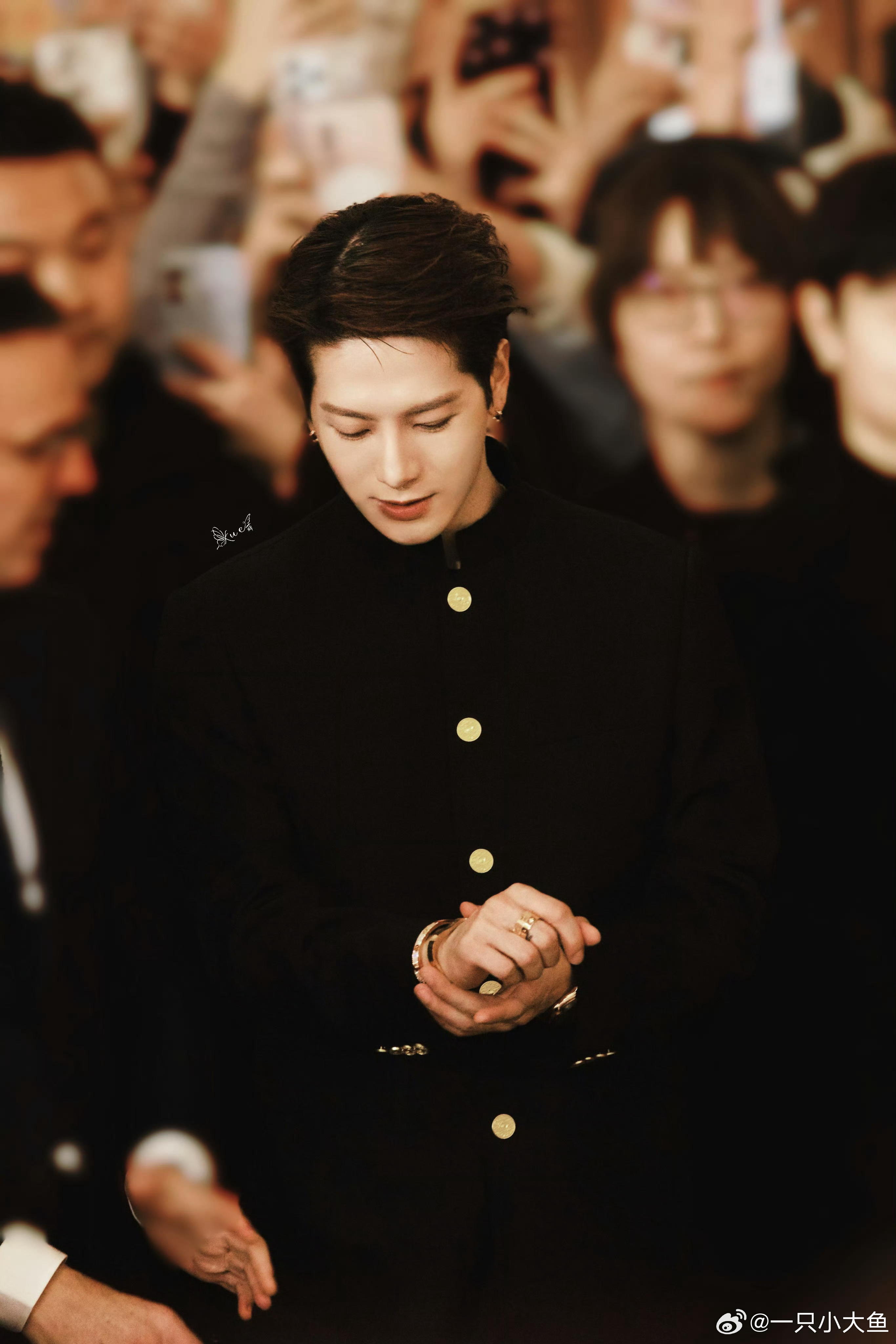 完全主人级别相当权威和伟大的一张脸王嘉尔