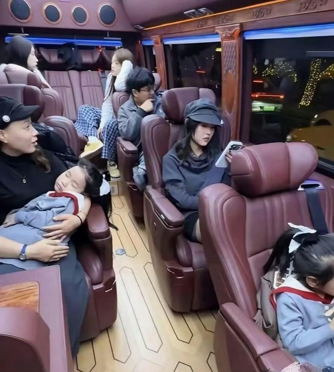 为啥要拼命挣钱，大家看看这图就明白了 ​​​
