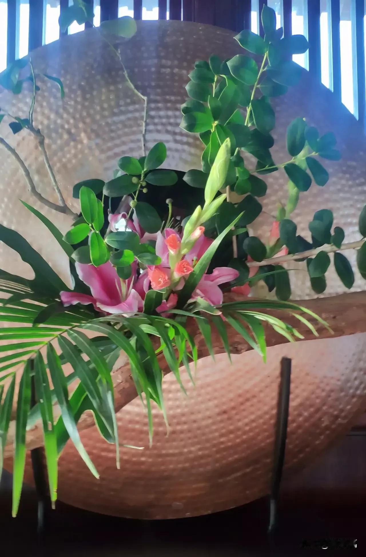 玄学上，好姻缘，是修来的！
你以前种过善因，结过善缘，姻缘成熟，那人自会出现，来