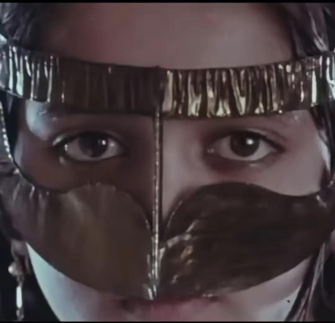 迪拜大王妃这个面具很适合我们东方人。
我们东方人之中有很多人都长得眉目漂亮，肤色