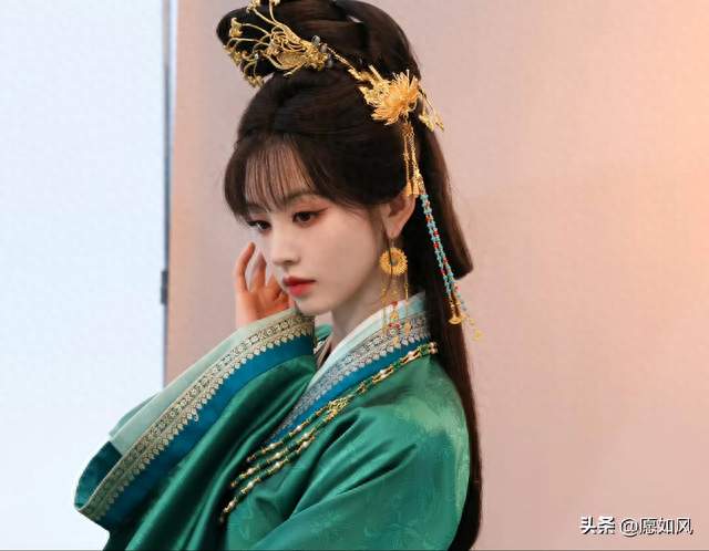 《翘楚》同导演，《嫁金钗》的田曦薇凭什么和陈都灵媲美？