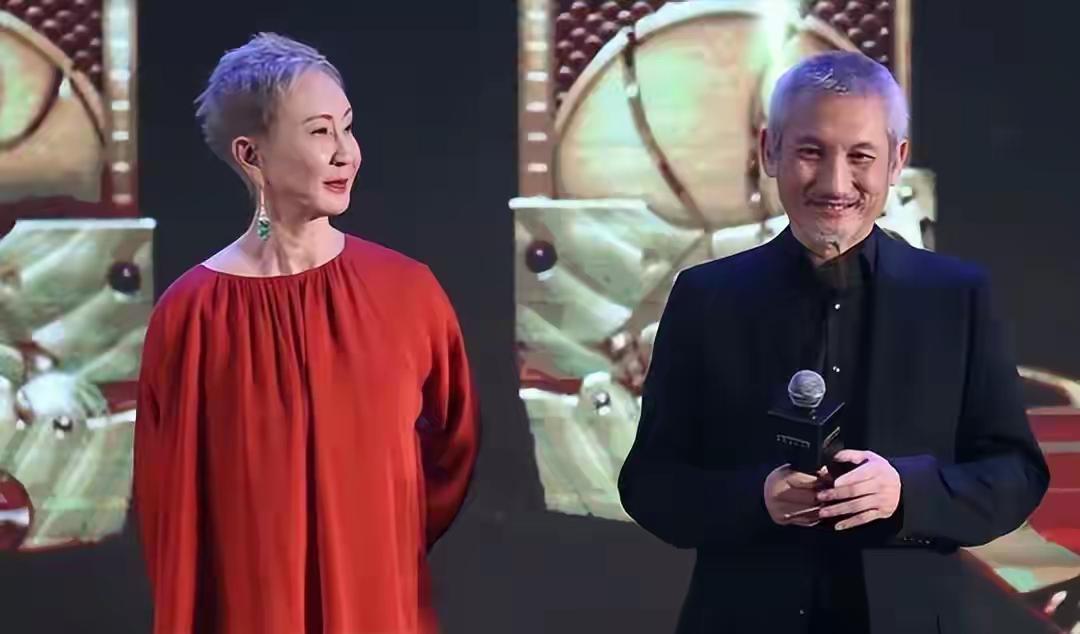 男星就是比女星好，这个时代女星最好不要结婚，男星什么时候都有路选，而女星没多少选