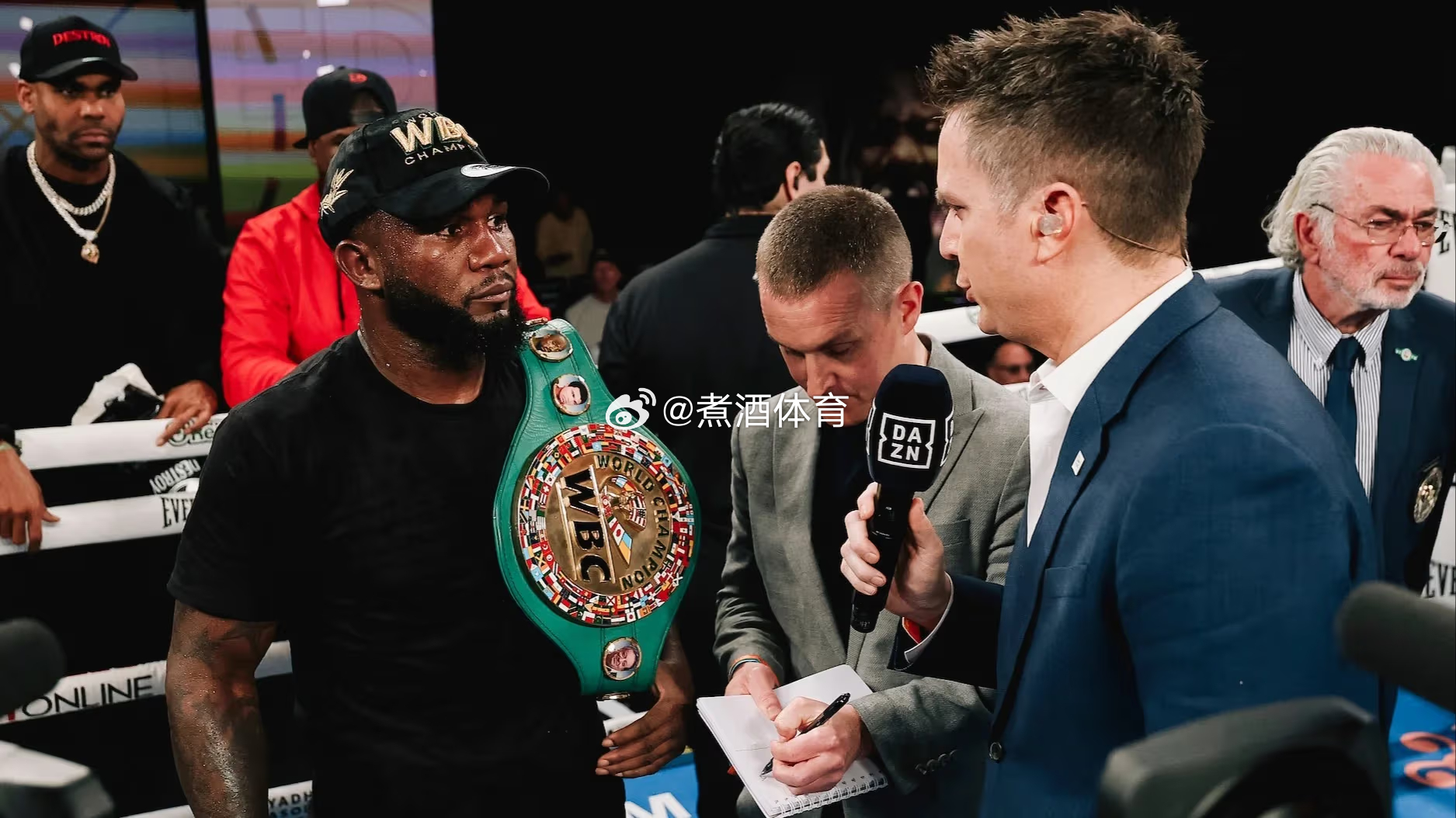 拳坛速递 在成功卫冕WBC 160磅中量级冠军之后网页链接卡洛斯-阿达梅斯（Ca