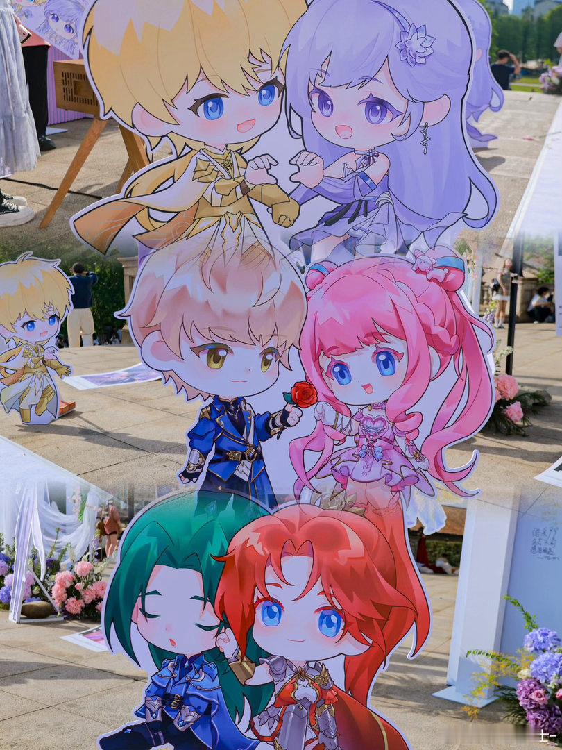 神印王座国漫最夯线下婚礼 婚礼的花束是专门定制的，用的是皓采的代表色。不是随便包