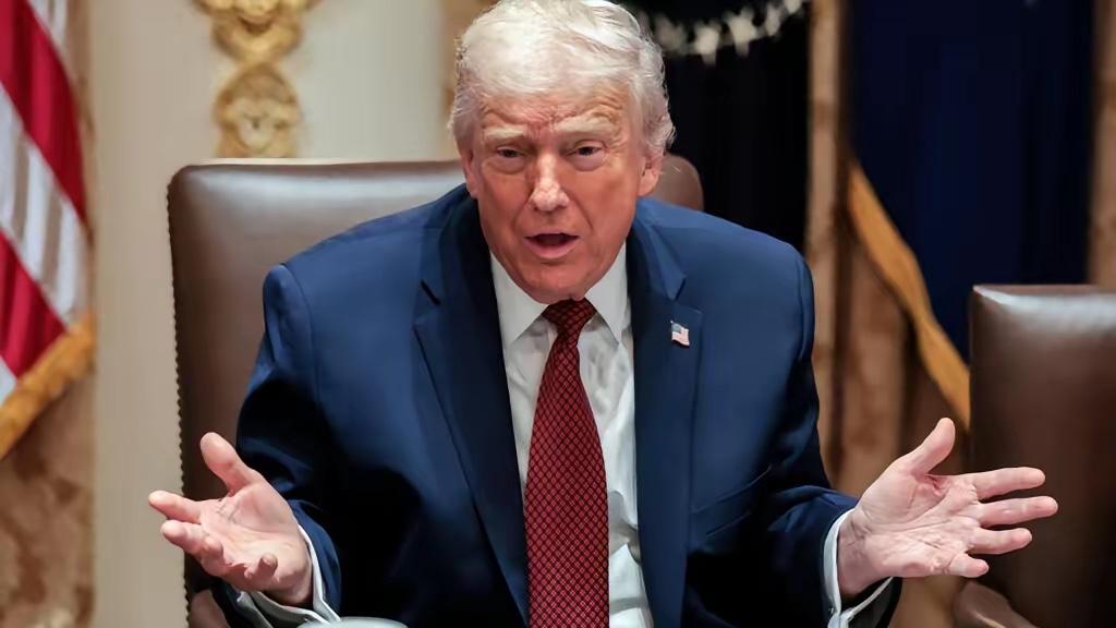 中俄联飞后，美派2架B-52轰炸机撑腰，不到24小时，中方宣布实弹射击

202