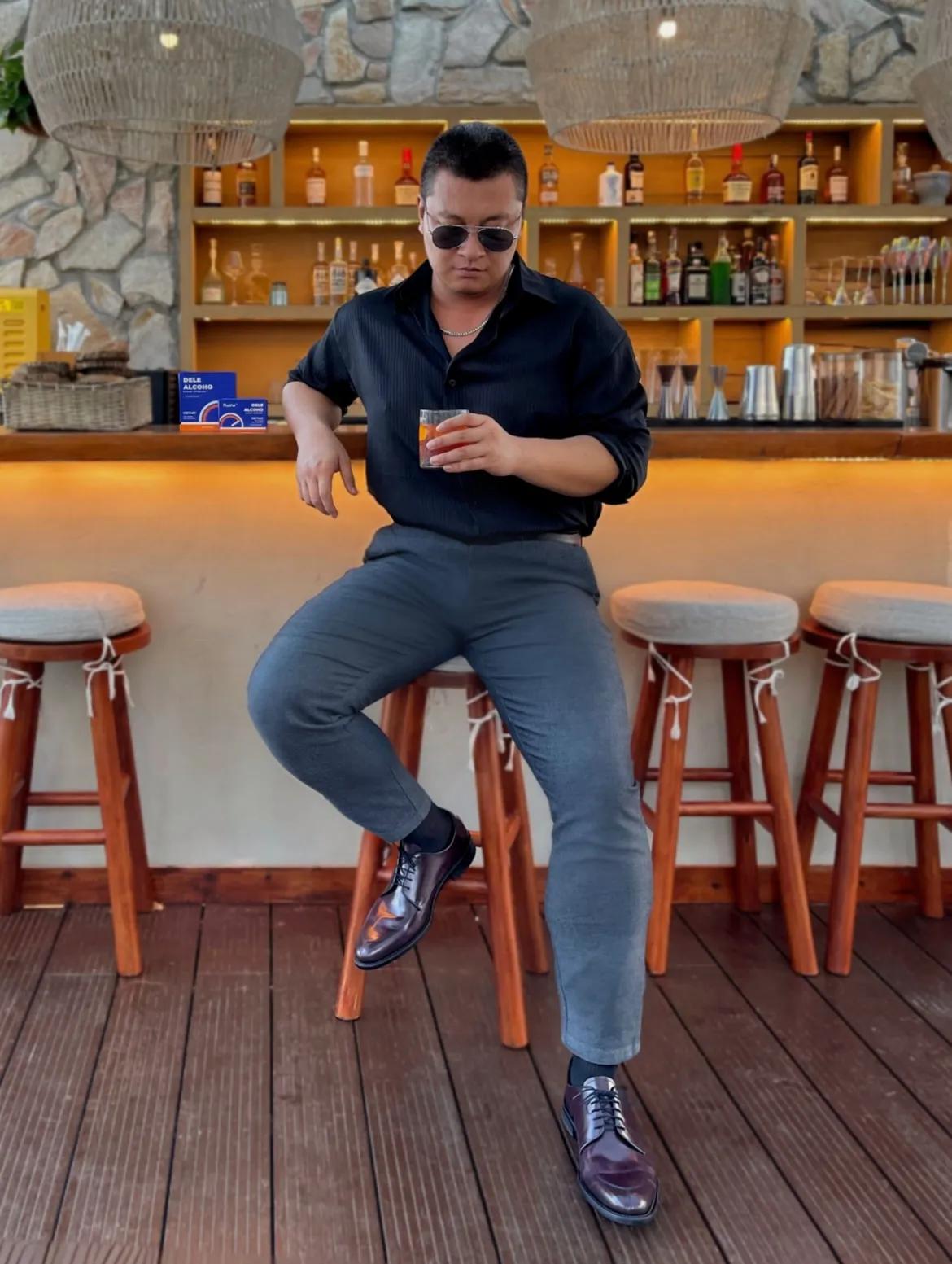 酒逢知己千杯少，话不投机半句多