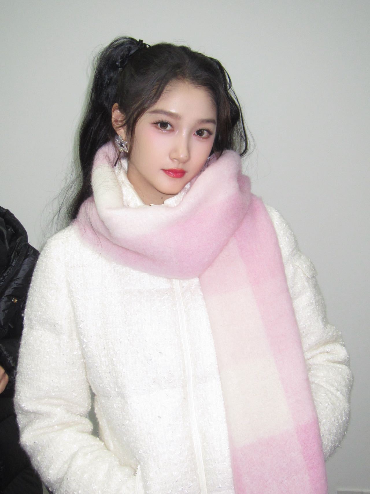 关晓彤跨年兔系双马尾造型关晓彤跨年兔系双马尾造型好萌呀！ 