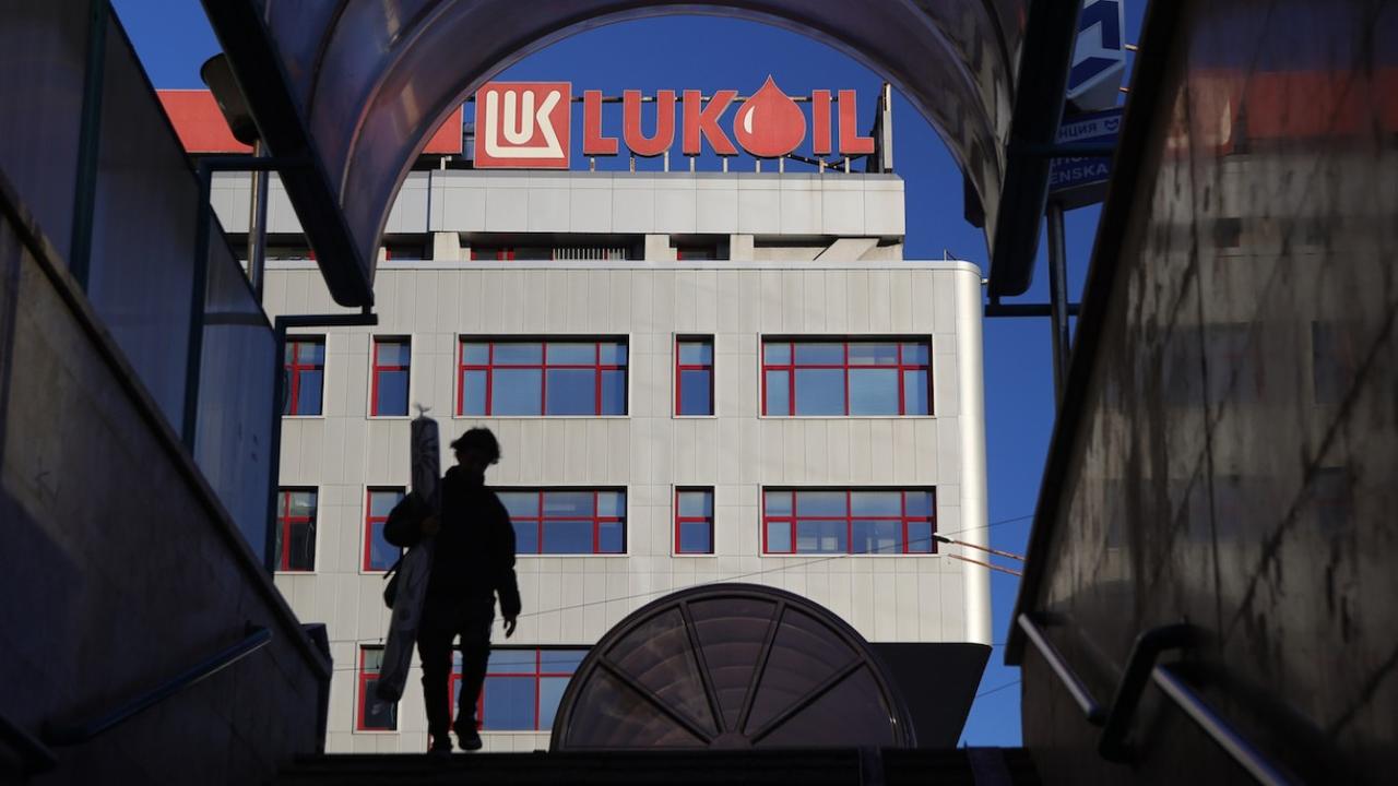 美国延长卢克石油海外加油站运营许可 ⛽🇺🇸🔄

美国财政部近日宣布，已延长