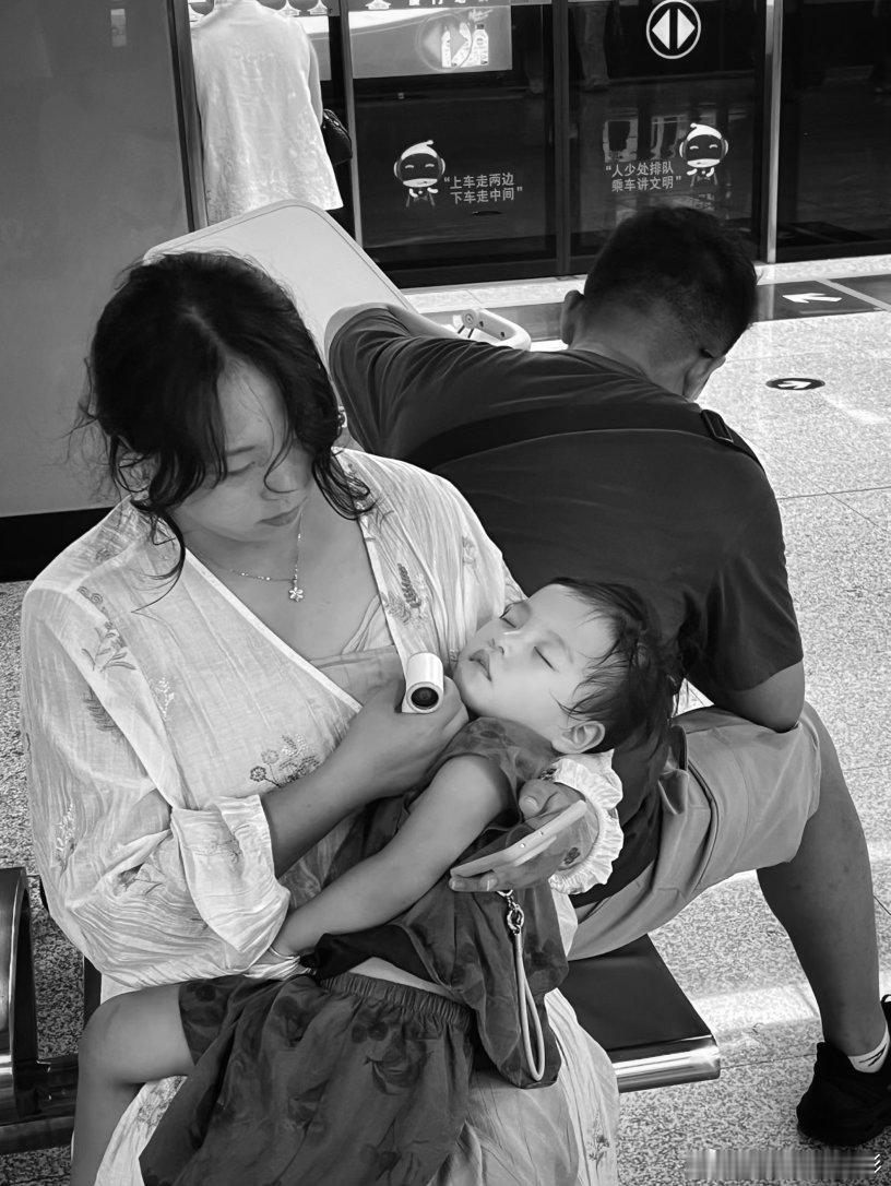 摄影人  街拍厦门：王鹭佳2026在路上？摄影人选择了人文纪实摄影，也就记录了生