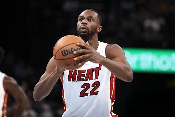 很显然，杨瀚森已经失去了教练组的信任。
这一场，估计也不会有上场时间，杨瀚森要上