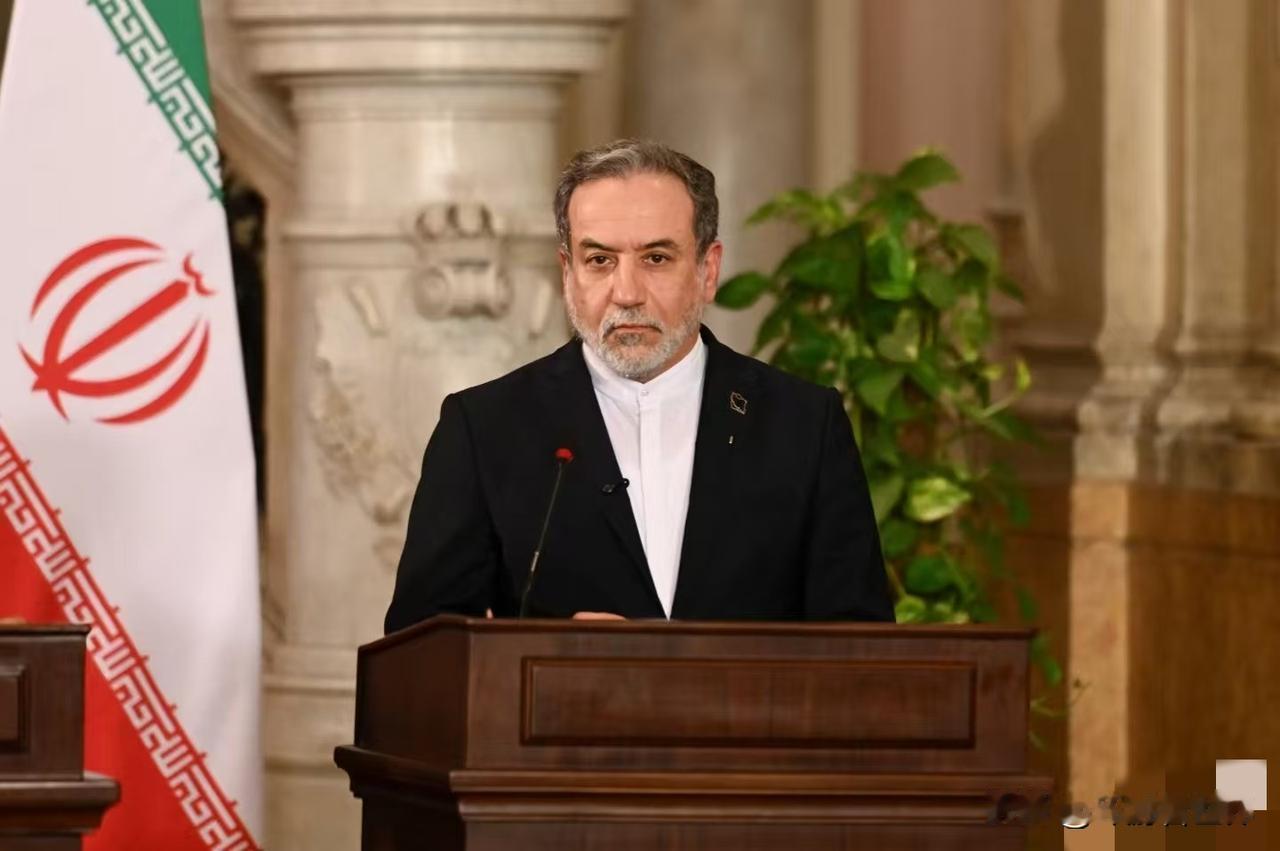 伊朗外长亮态度
2月2日最新消息，伊朗外长阿拉格齐公开表态，称伊朗通过中间方与美