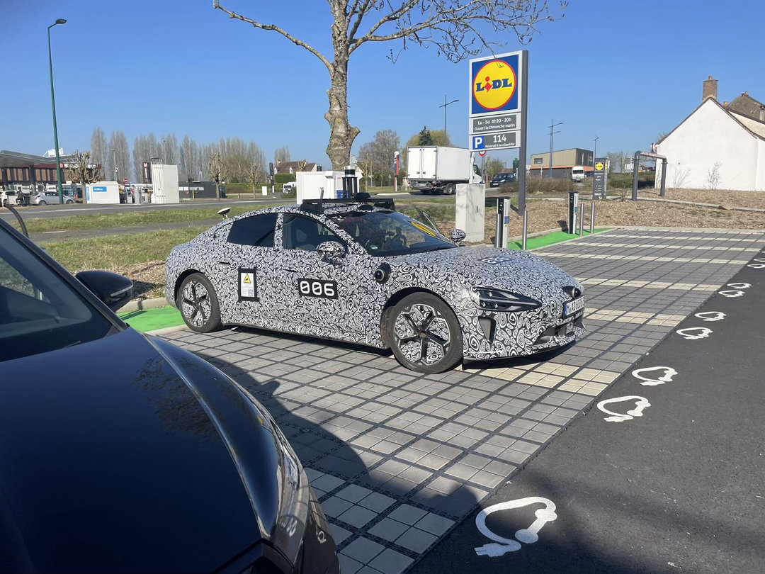 大家看出，这是哪台车在欧洲路测了吗电车出海大v聊车