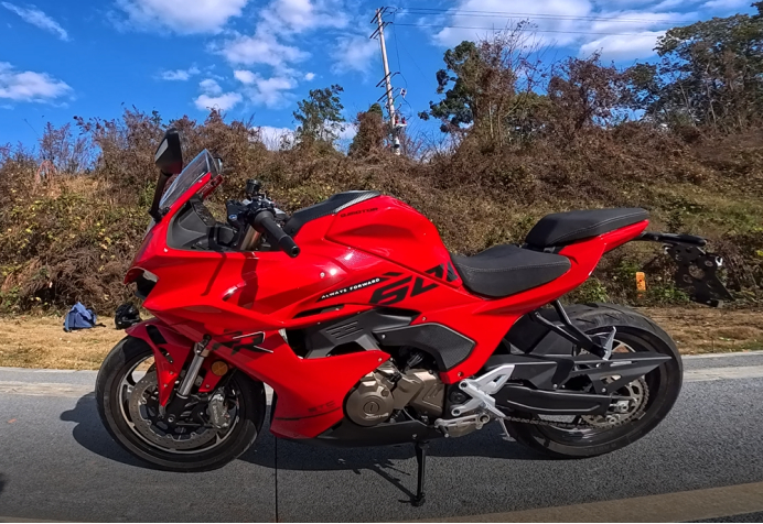 给喜欢仿赛又有通勤需求的家人们一点建议最近通勤来回40公里，早高峰真是磨人。之前