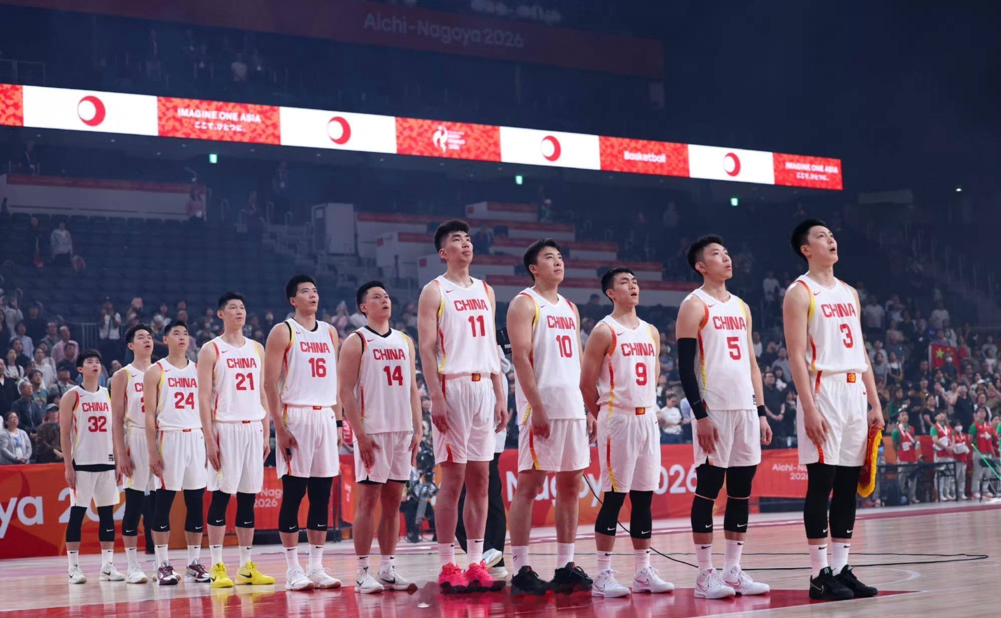 王俊杰20分14篮板复仇之战！中国男篮105‑61大胜菲律宾，小组赛三场净胜合计
