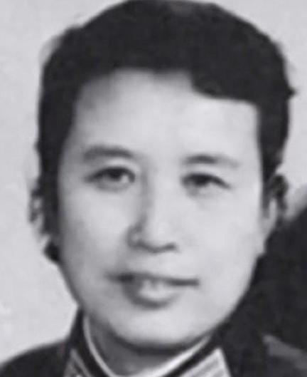 廖冰，15岁撕碎婚约奔赴延安，死活不做官太太。1978年在德国波恩，她因故友一曲