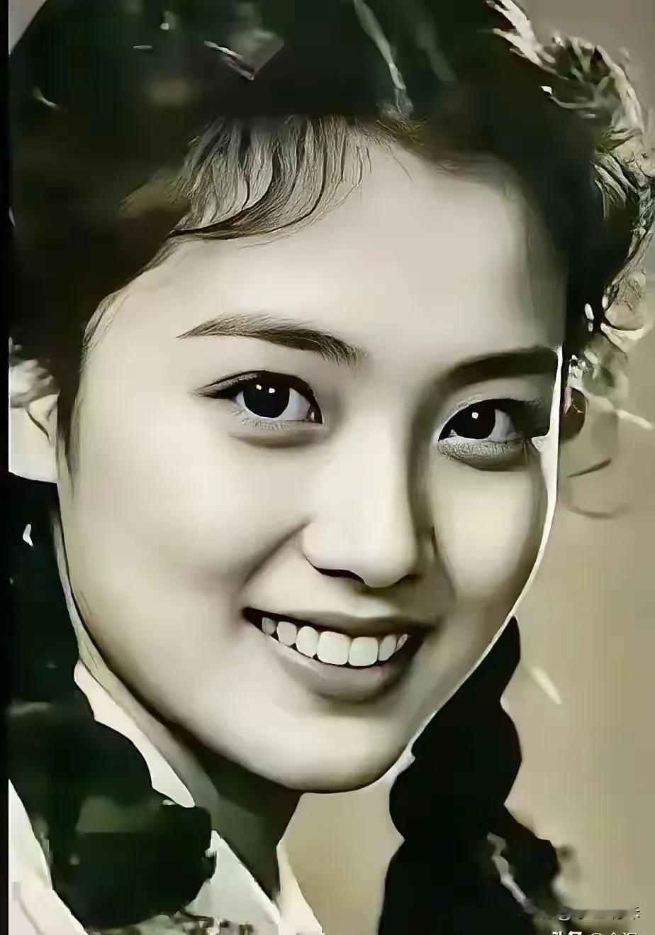 真正的公共知识分子不仅是假丑恶妖魔鬼怪偶像崇拜等的批判者，还是真善美公平正义人道