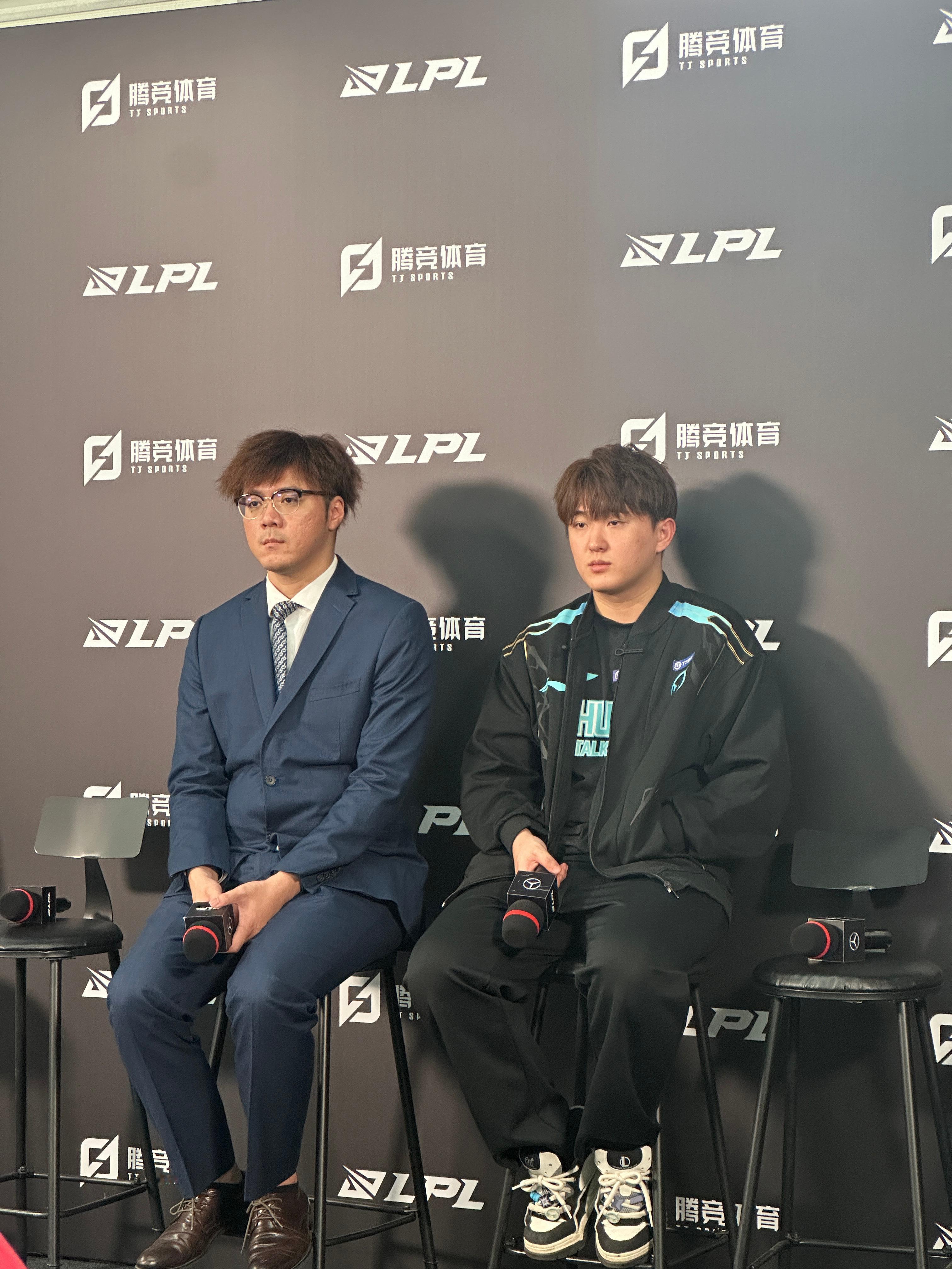 TT教练和1xn接受败者群访ig战胜tt2025lpl第二赛段2025lpl群访