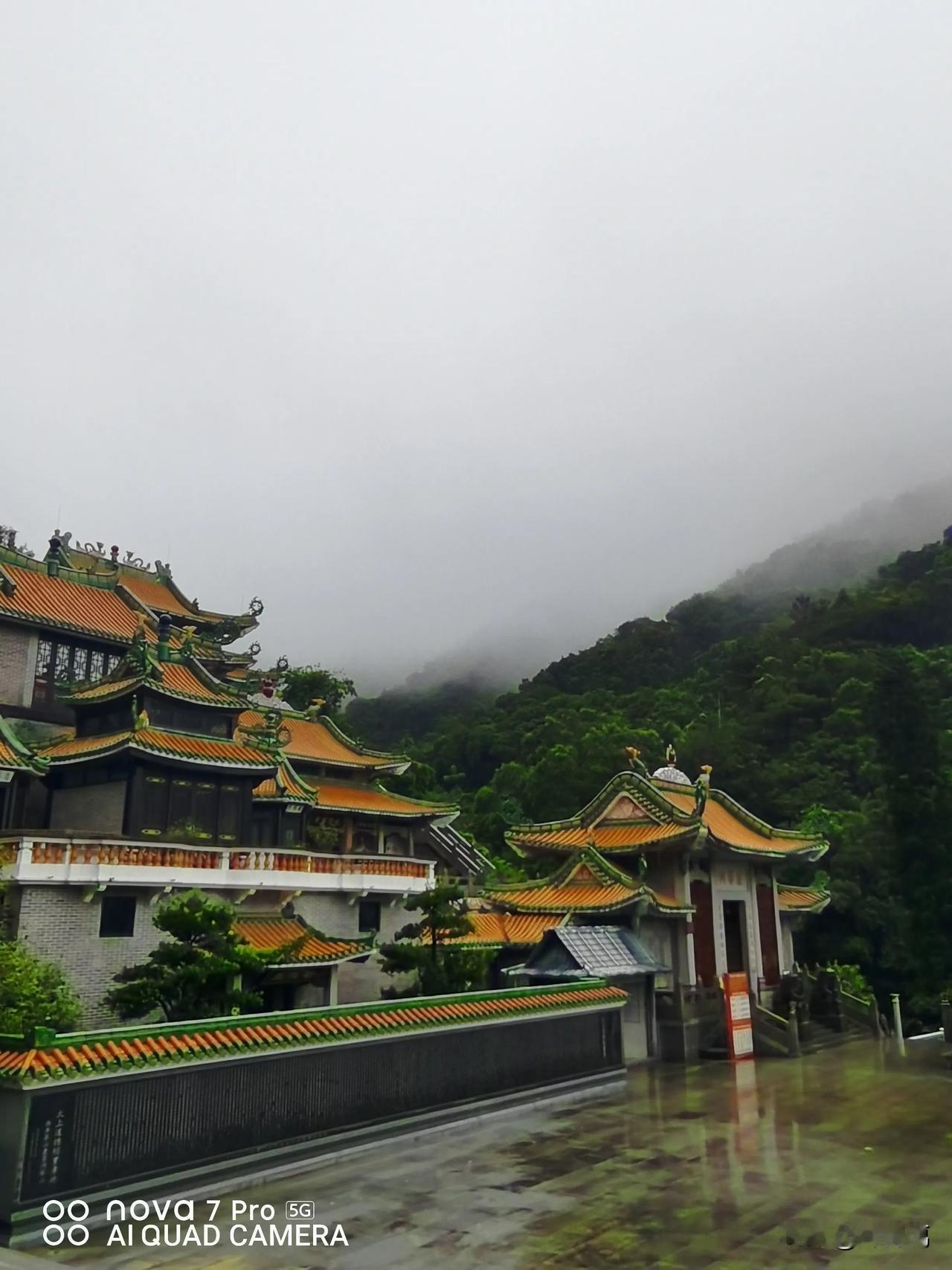 知幻即离，可能不好理解！
但 觉知   加   转念，
可以 一键解锁，有些烦恼