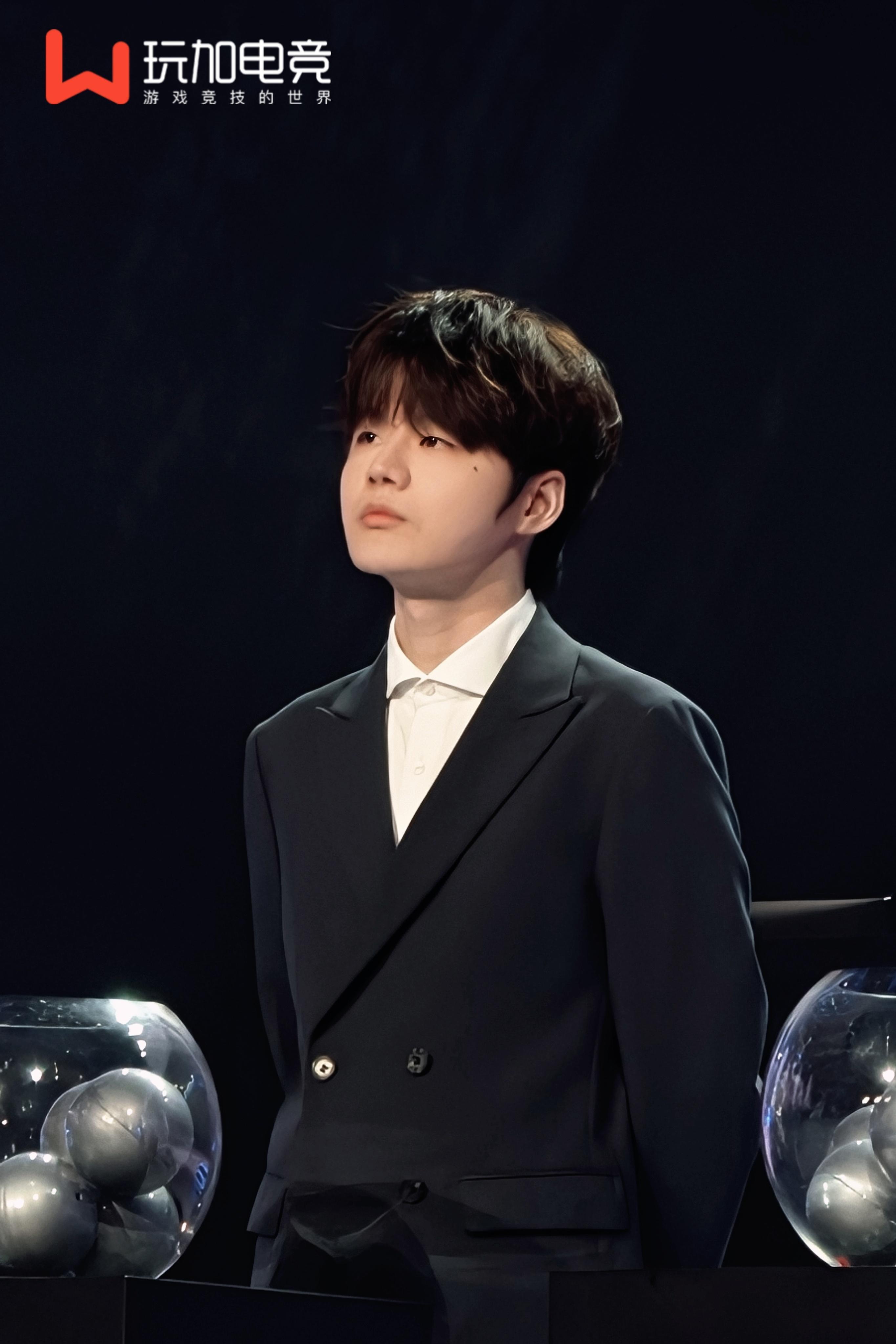 来看今日份西装松松啦[yeah]s15第一线s15瑞士轮第四轮抽签s15抽签仪式
