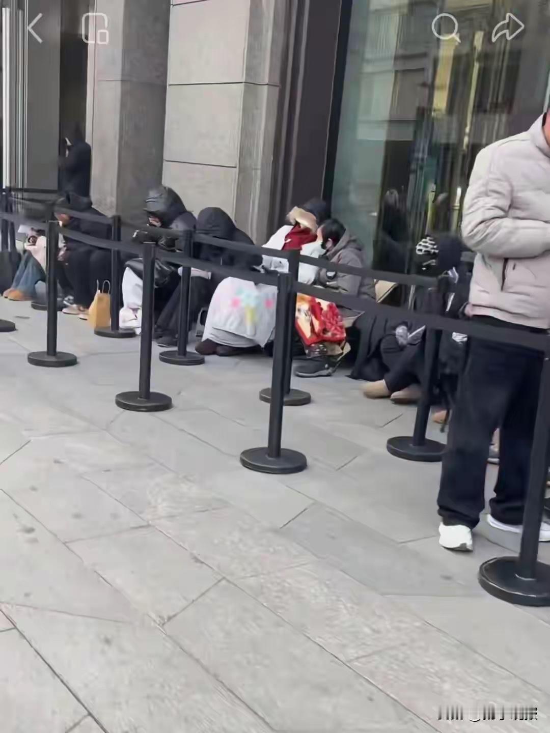 湖南3个年轻人凌晨四点太离谱！戴面罩、穿拖鞋去抢无人值守便利店，还按步骤扫码开门