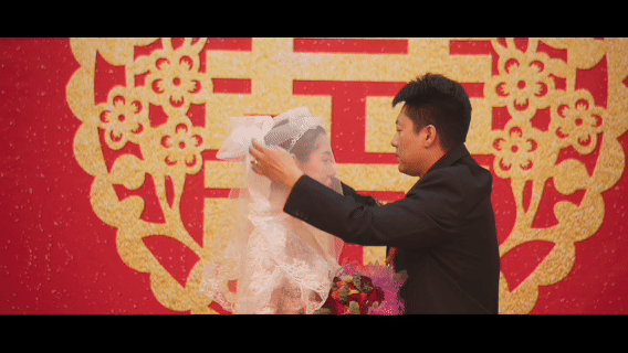 余男演警嫂还是太权威了余男硬核警嫂演技 原型是温柔医生，演出来却带着股“你尽管往
