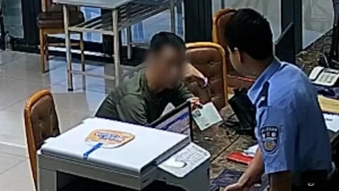 “少校参谋”到派出所对警察大呼小叫要民警给他找老婆，副所长火眼金睛一秒识破抓获这