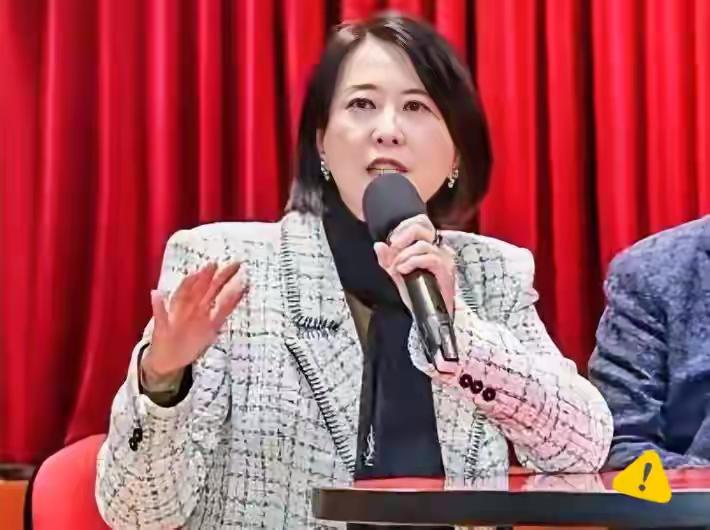 国民党立委王鸿薇在节目中就马英九基金会风波表示，指控萧、王两人贪污的说法过于严重