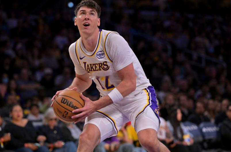 NBA比赛继续进行，湖人今天在主场96-119不敌火箭，遭遇三连败。进入12月份