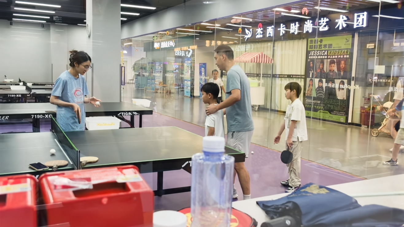 老子会打乒乓，但教不会儿子，专业的事还是请专业的老师来教吧