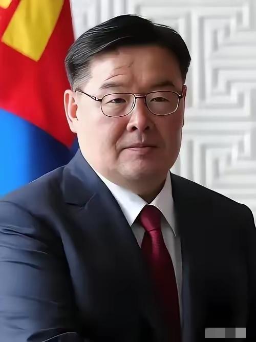 不能等，蒙古国总理赞丹沙塔尔辞职了，说白了就是蒙古国亲华派和亲西方派的斗争开始公
