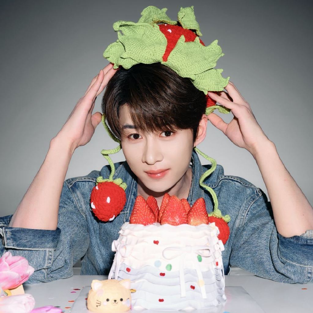 卓沅廿七千帆顺 百瑞昭鸿图 💜卓沅0616生日快乐 “你带着浪漫的气息徒步走过