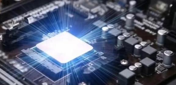 美国同意英伟达的芯片只要回到国内建厂，就能卖给中国。一出政策，中国立马反击：只要