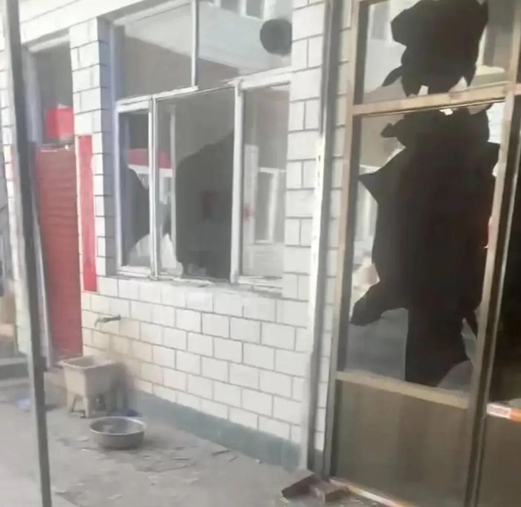 家有贤妻，夫不遭横事！这句话很适合郭某的妻子，也正是验证了这句话的含金量。

狗