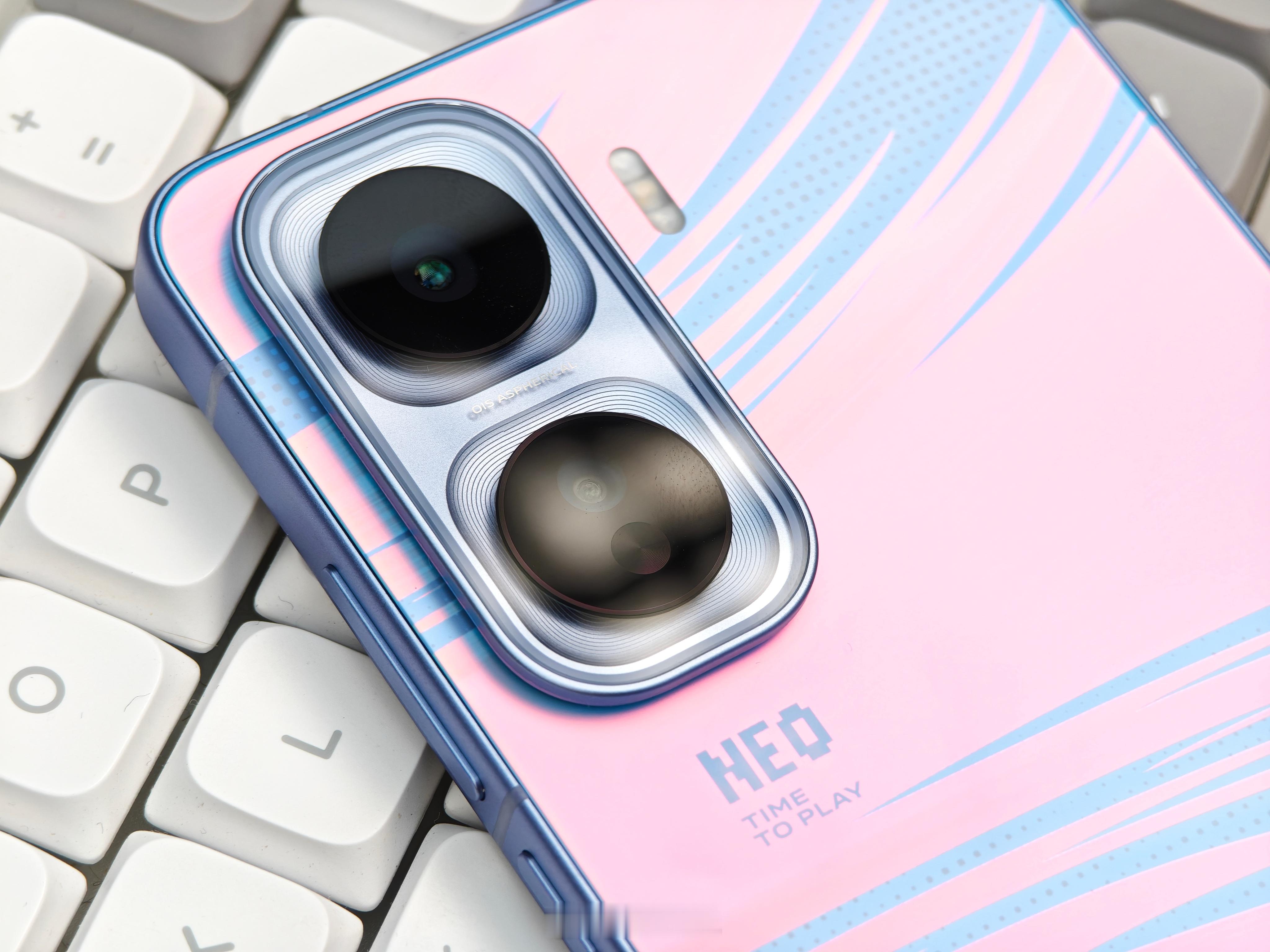 iQOO 15是今年的绝对黑马，第一周的销量是上代的2倍[期待]大哥这么争气，N