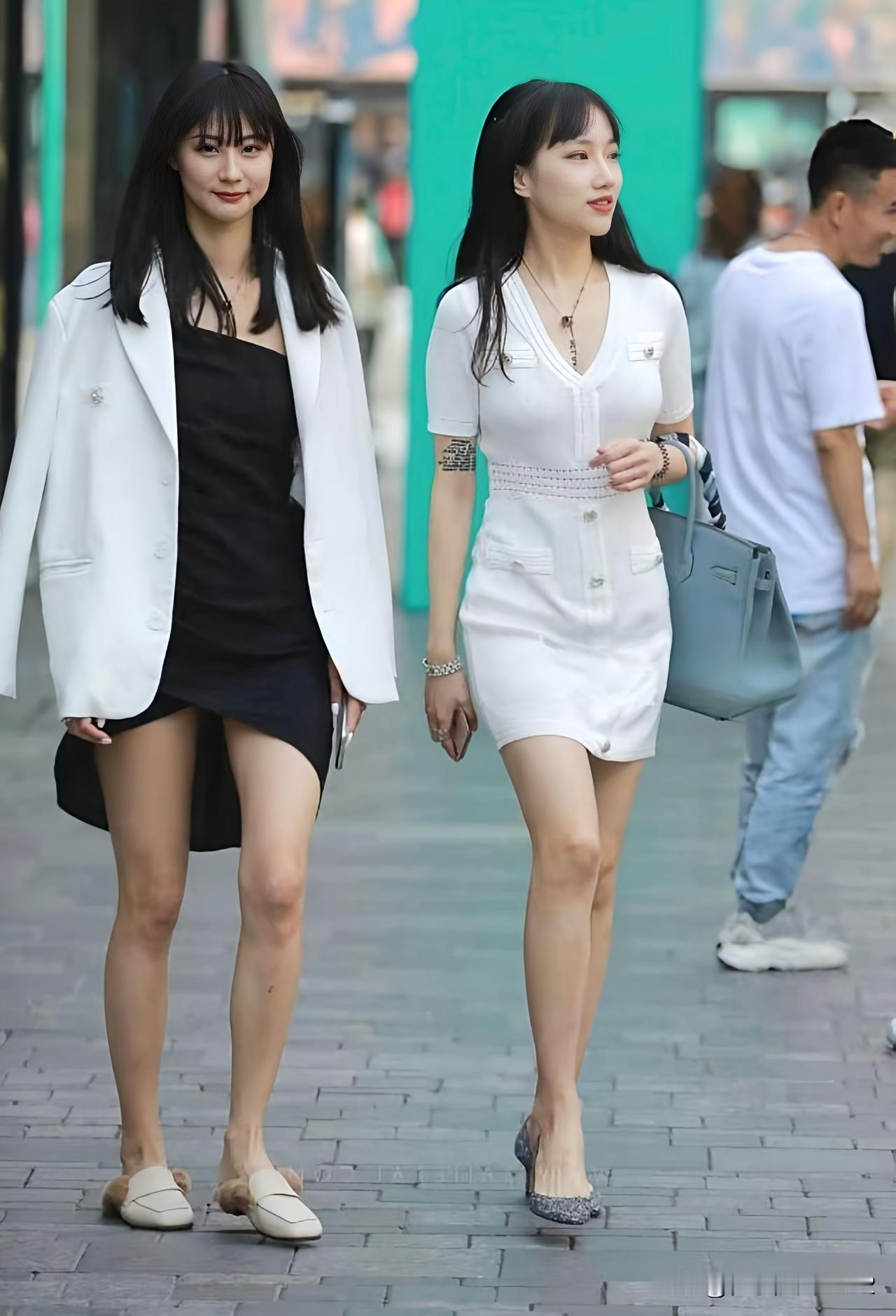 都市姐妹花，穿搭显气质