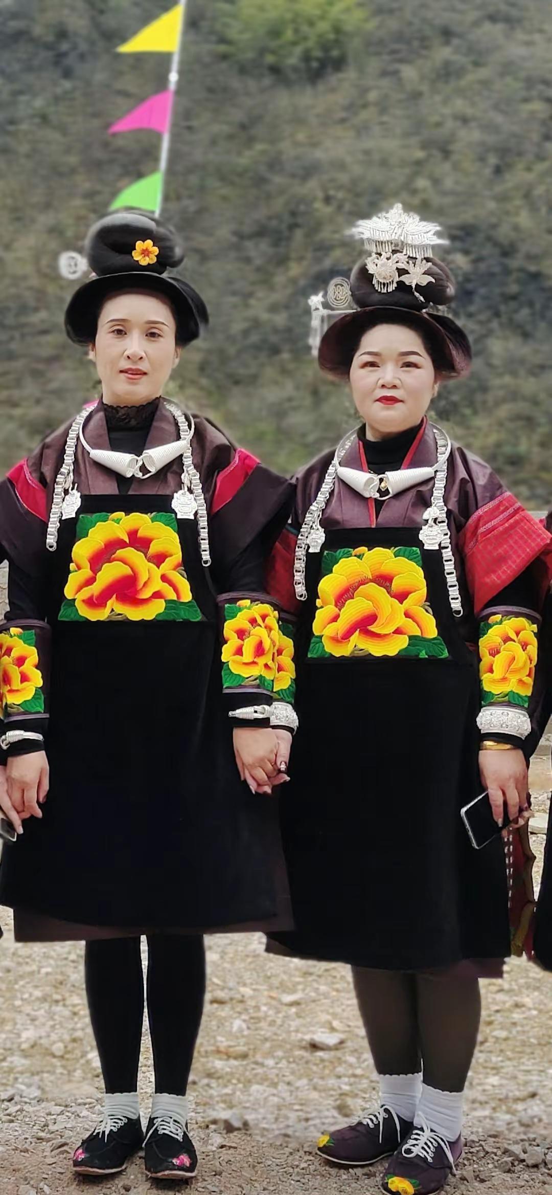 人到中年，尝尽了离合悲欢，见多了人情冷暖，一定要活的通透先，即使在岁月的苦难中，