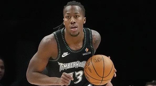 25分！多苏穆创森林狼队史季后赛替补单场最高得分纪录4月24日讯 NBA季后赛继