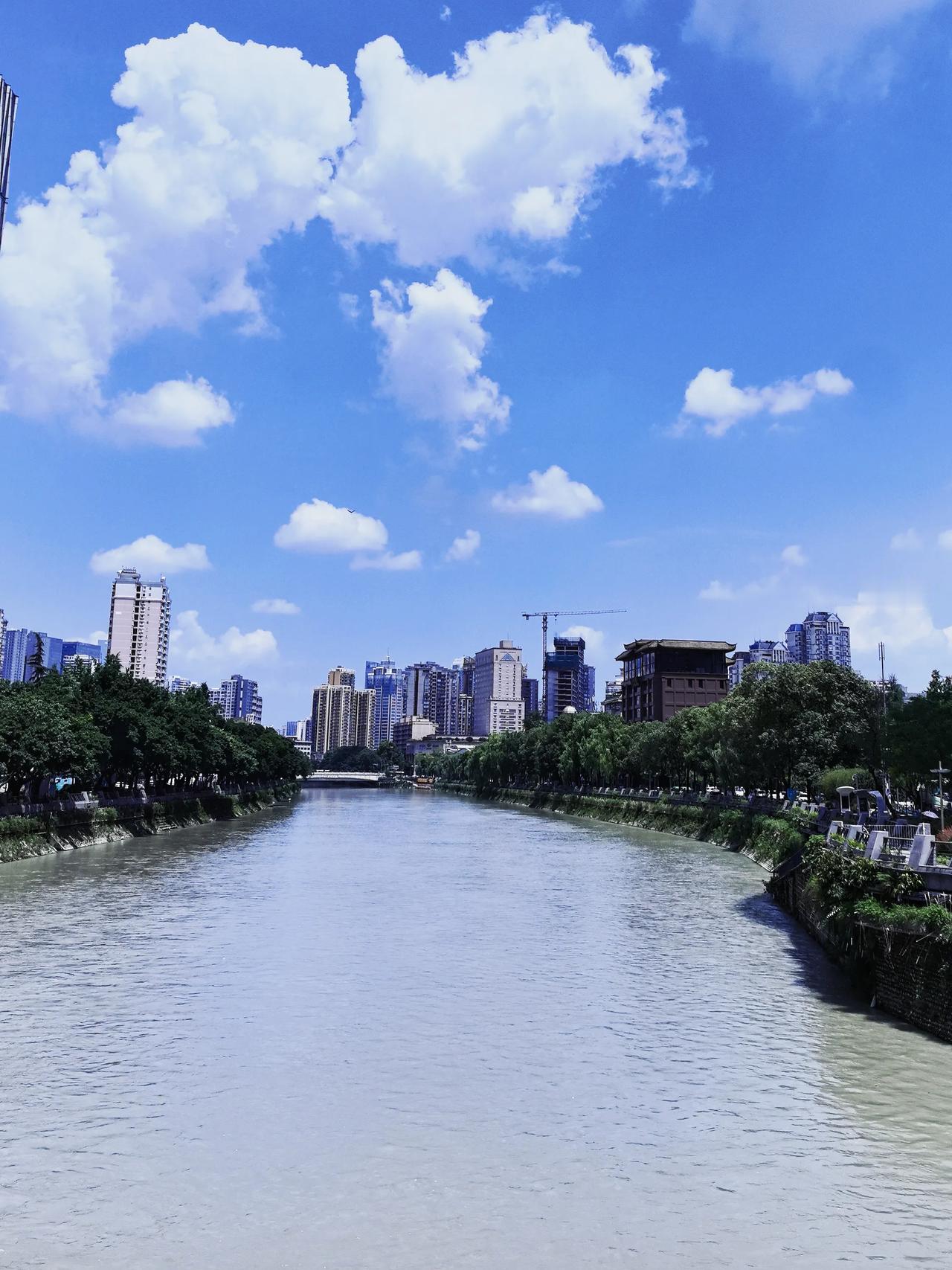 这是成都的天。