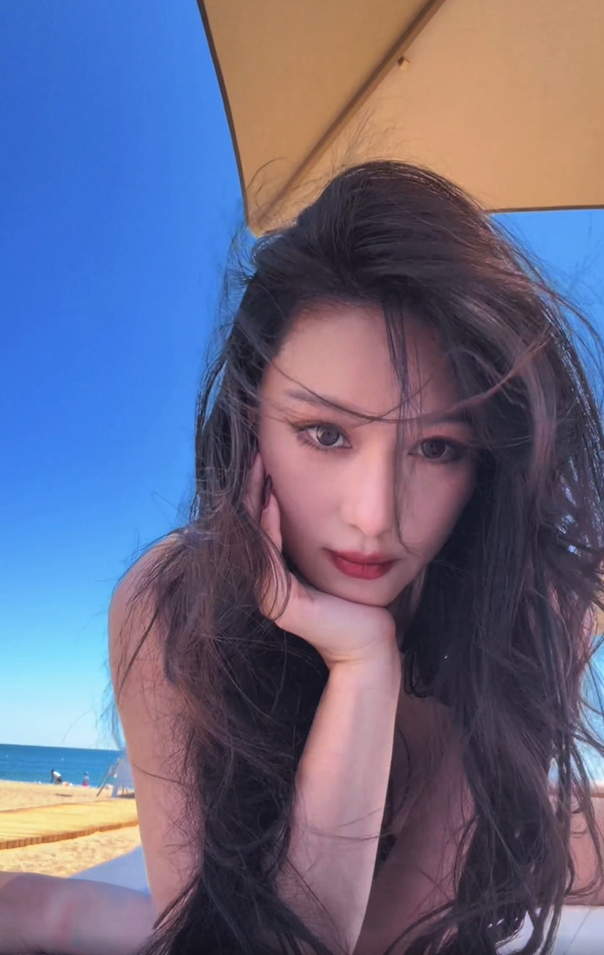 张馨予怼脸镜头不吃压力被张馨予怼脸镜头美一大跳真美女不惧原相机考验！张馨予日光浴